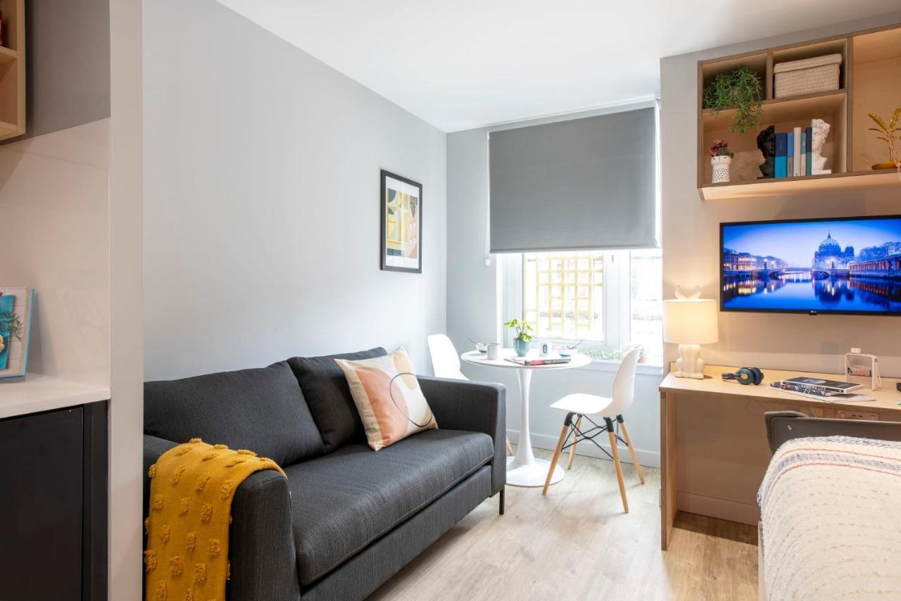 Sleek Studios, Apartments And Private Bedrooms At Silk Mill Close To Edinburgh Old Town エクステリア 写真